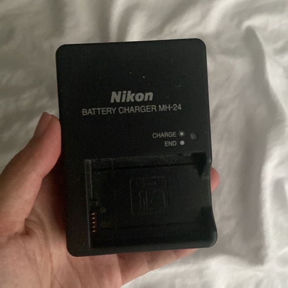 Nikon D3300 DSLR Camera with 18-55mm Lens (Red) - Picture 6 of 6